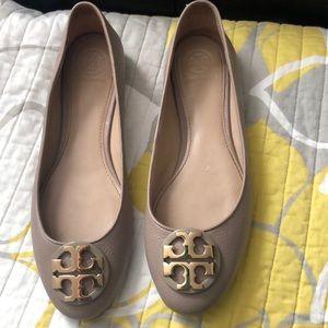Excellent condition Tory Burch tan Flats